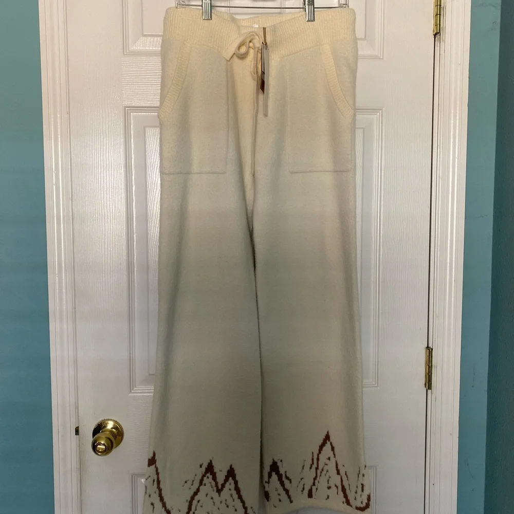 NWT Snuggle Sac Lounge Pants